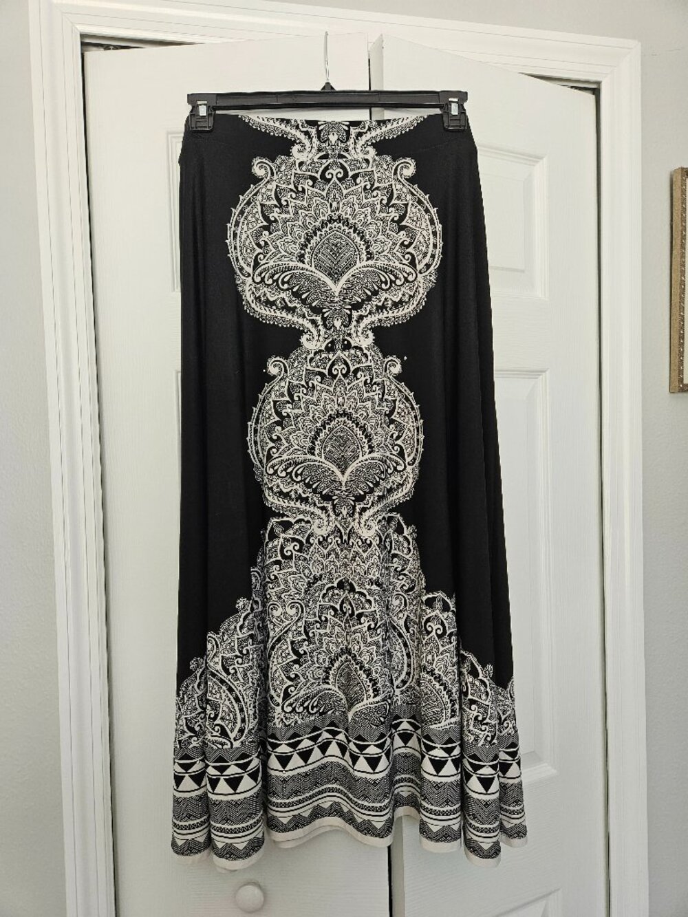 Black and White Patterned Long Skirt with Sequins